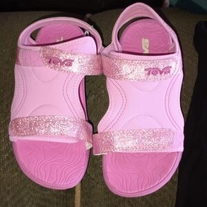 Like New (Little Kids 2) Teva Psyclone Sparkly Pink Sandals